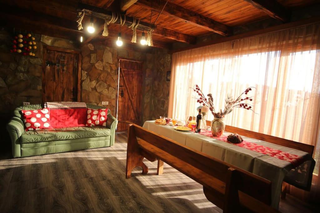 Sunshine House Villa Kutaisi Bagian luar foto