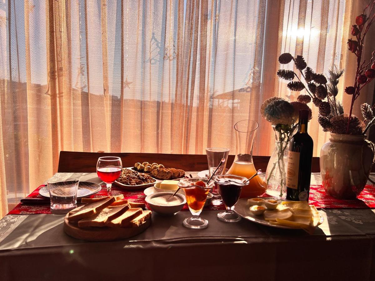Sunshine House Villa Kutaisi Bagian luar foto