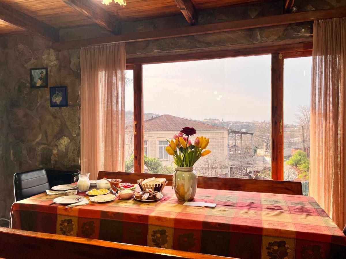 Sunshine House Villa Kutaisi Bagian luar foto