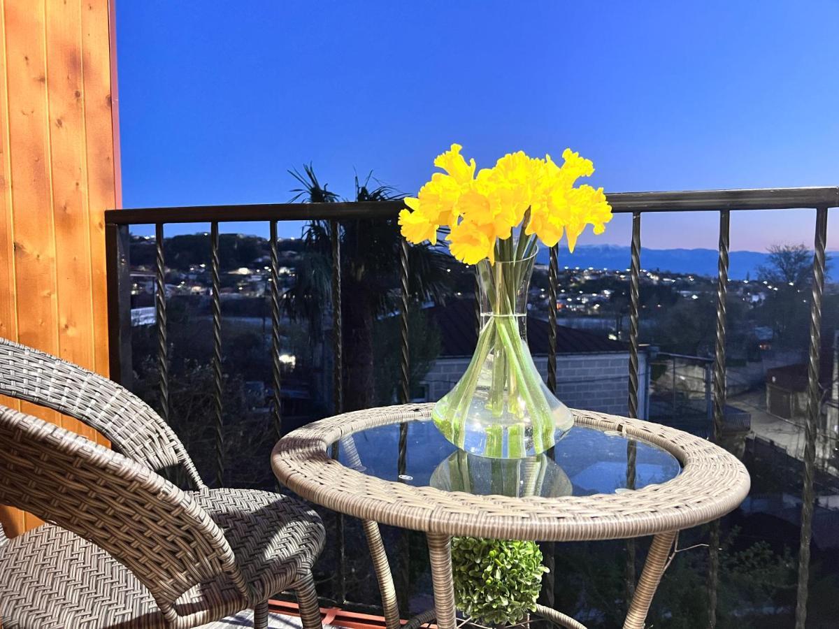 Sunshine House Villa Kutaisi Bagian luar foto