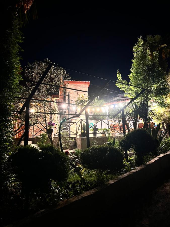Sunshine House Villa Kutaisi Bagian luar foto
